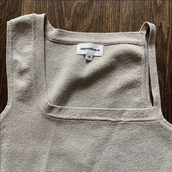 Superdown asymmetrical fitted slightly cropped top - Picture 6 of 8